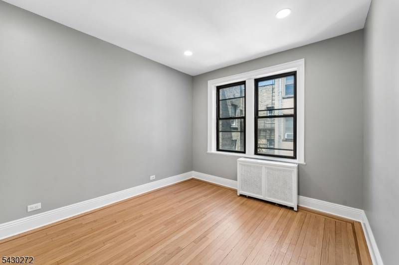 131 Kensington Ave #D5, Jersey City, NJ 07304