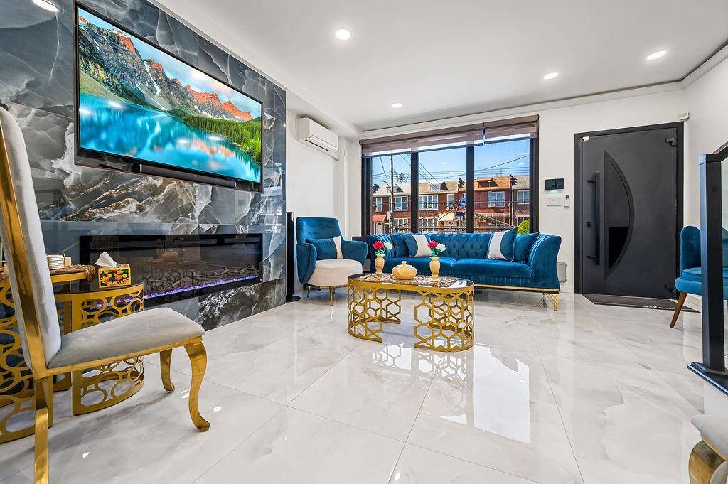 1075 Bay Ridge Pkwy, Brooklyn, NY 11228