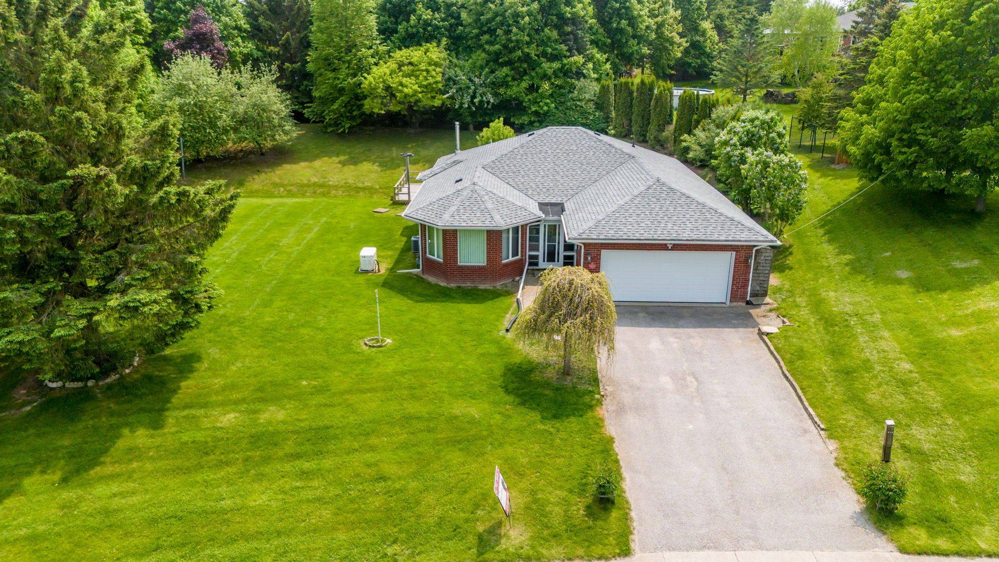 3 Henry ST, Amaranth, ON L9W 3Z1