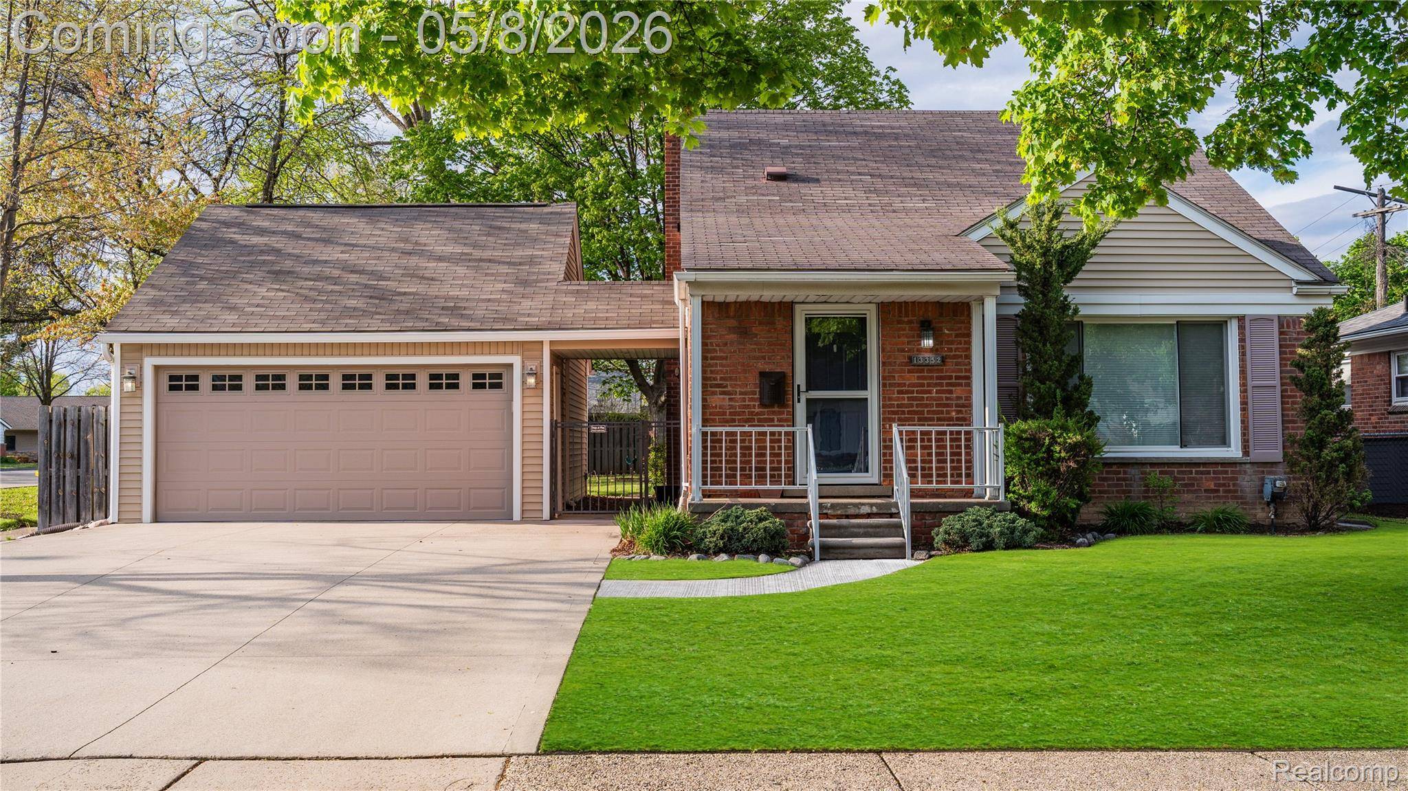 13352 Borgman AVE, Huntington Woods, MI 48070