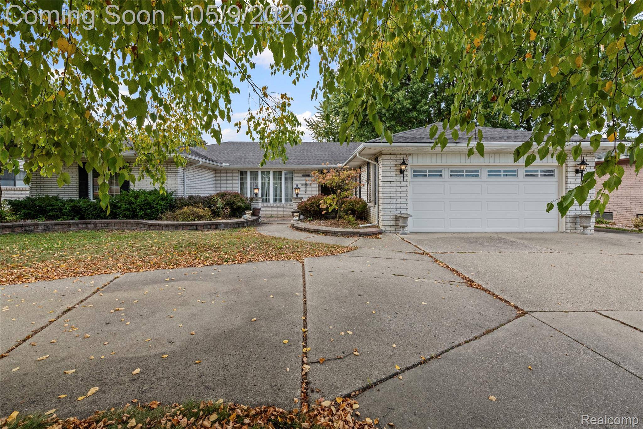 38219 Santa Anna ST, Clinton Charter Township, MI 48036