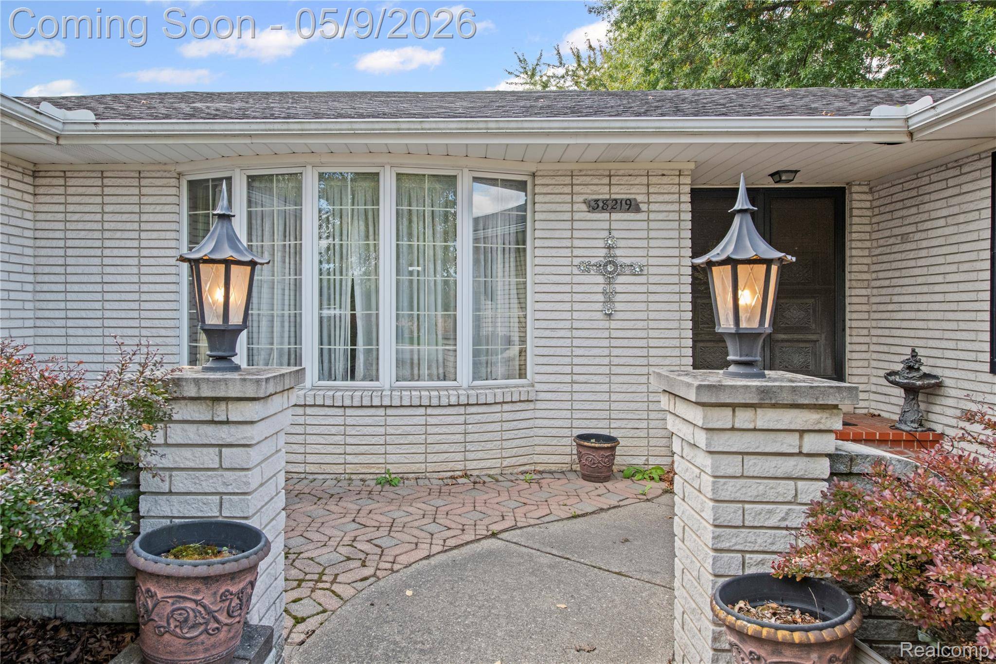38219 Santa Anna ST, Clinton Charter Township, MI 48036