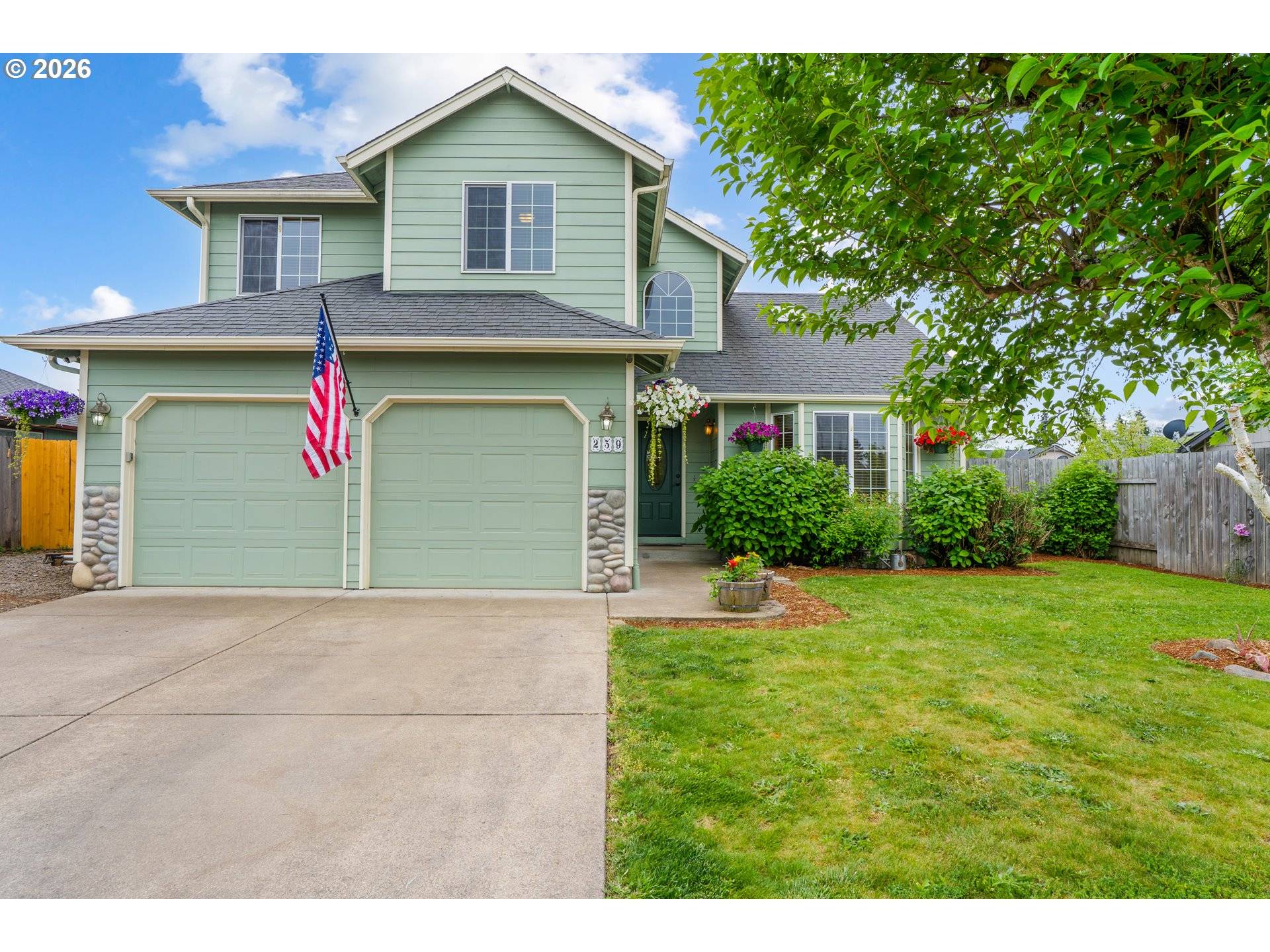 239 BLUE JAY LOOP, Creswell, OR 97426