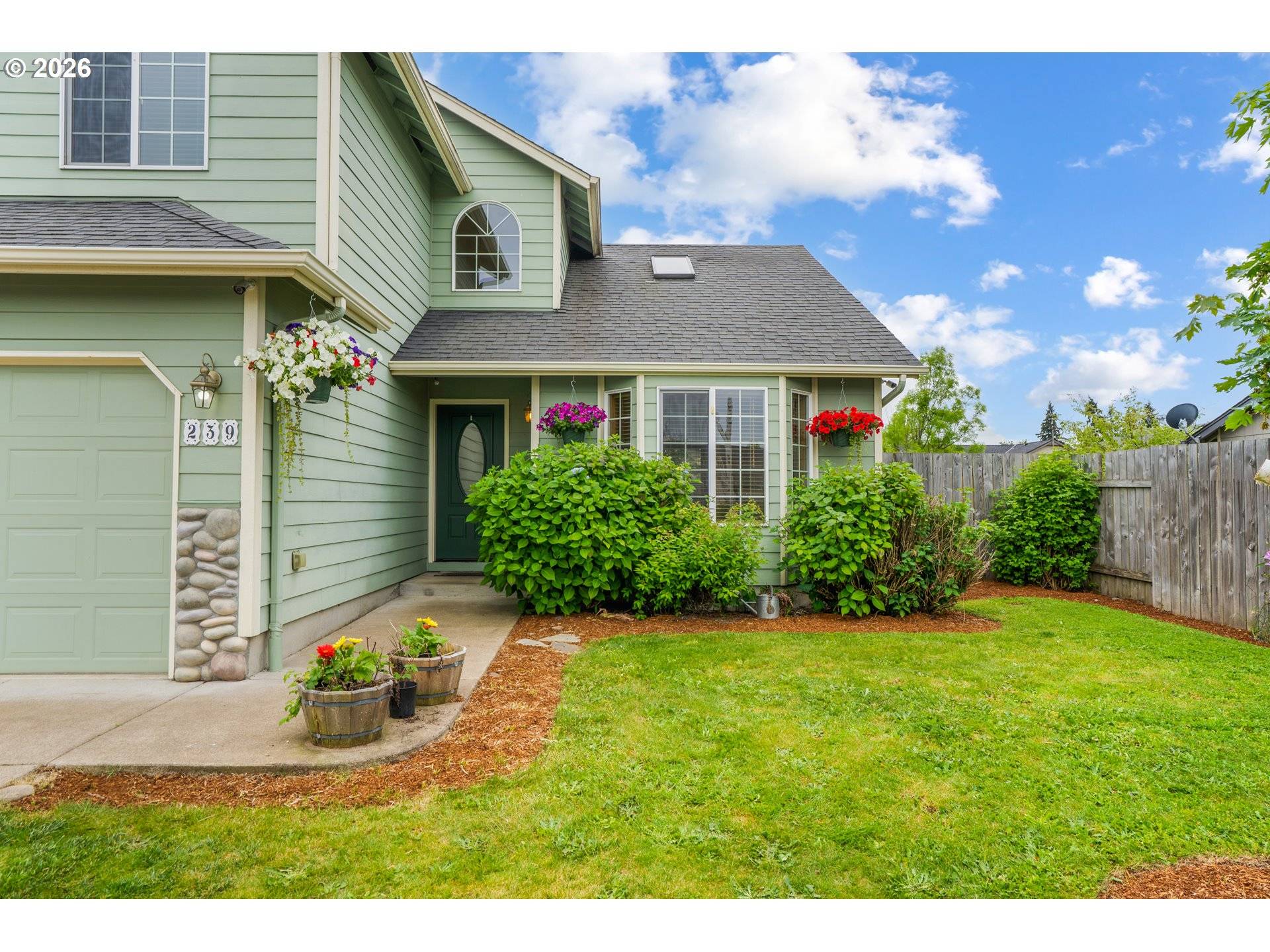 239 BLUE JAY LOOP, Creswell, OR 97426