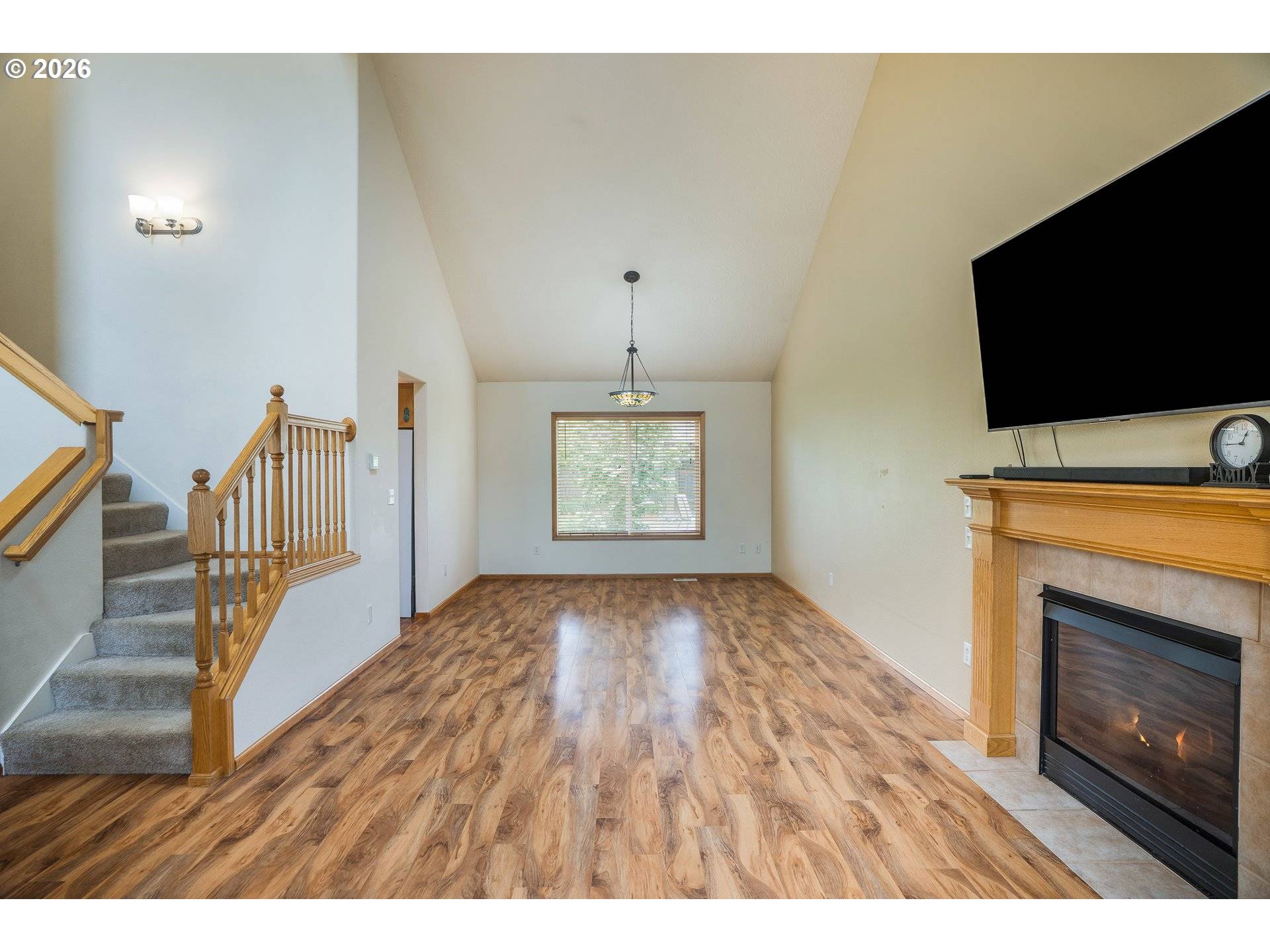 239 BLUE JAY LOOP, Creswell, OR 97426