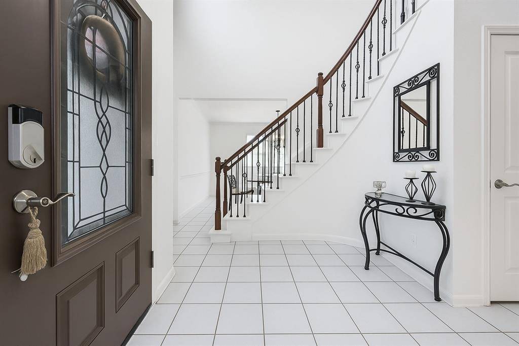 305 Ravenna Road, Lake Dallas, TX 75065