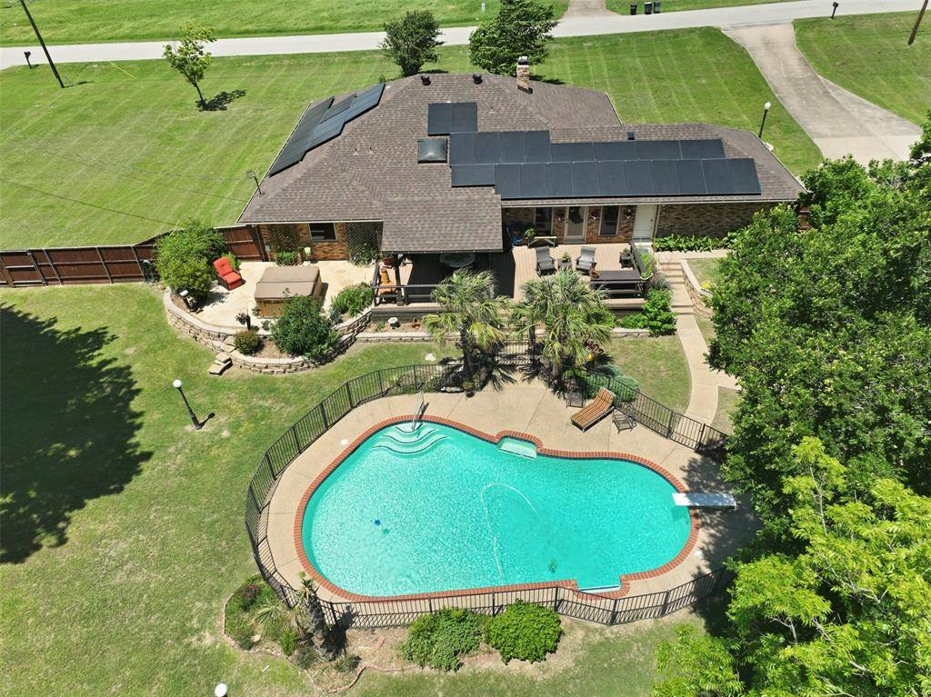 5610 Springbrook Drive, Midlothian, TX 76065