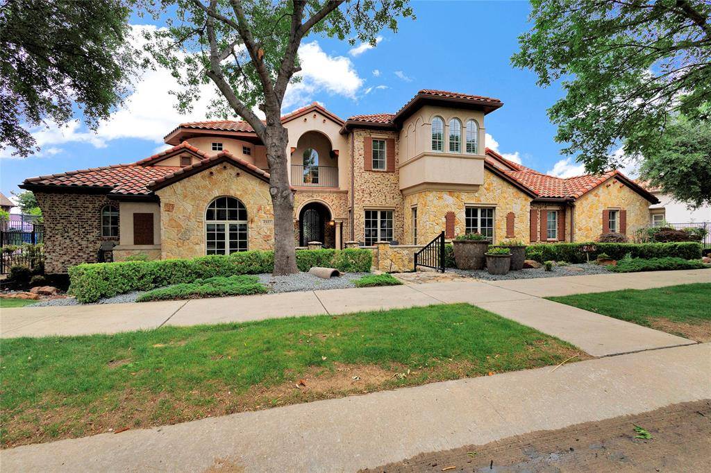 2417 Hollow Hill Lane, Lewisville, TX 75056