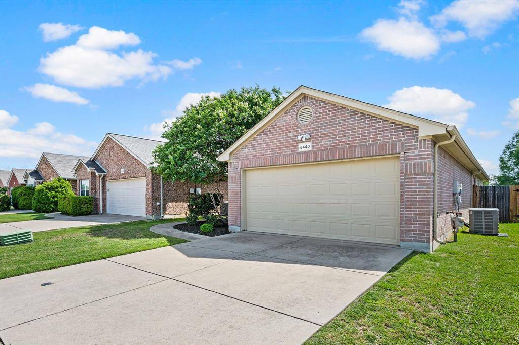 6440 Geneva Lane, Fort Worth, TX 76131