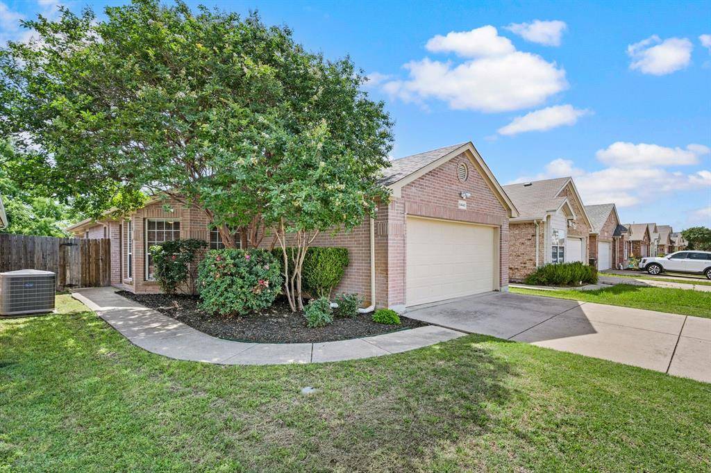 6440 Geneva Lane, Fort Worth, TX 76131
