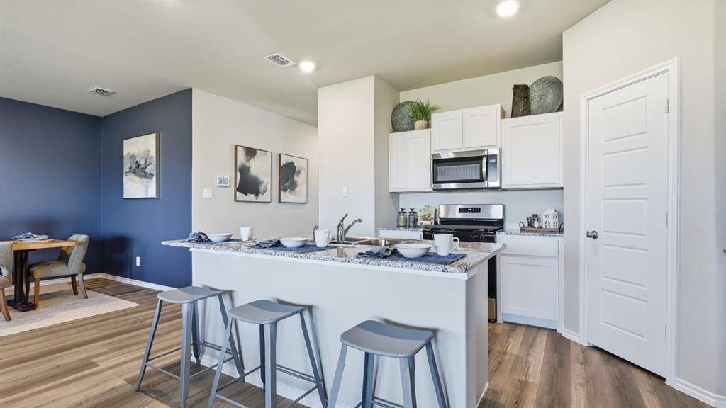 300 CAMERON PARK Street, Fort Worth, TX 76247