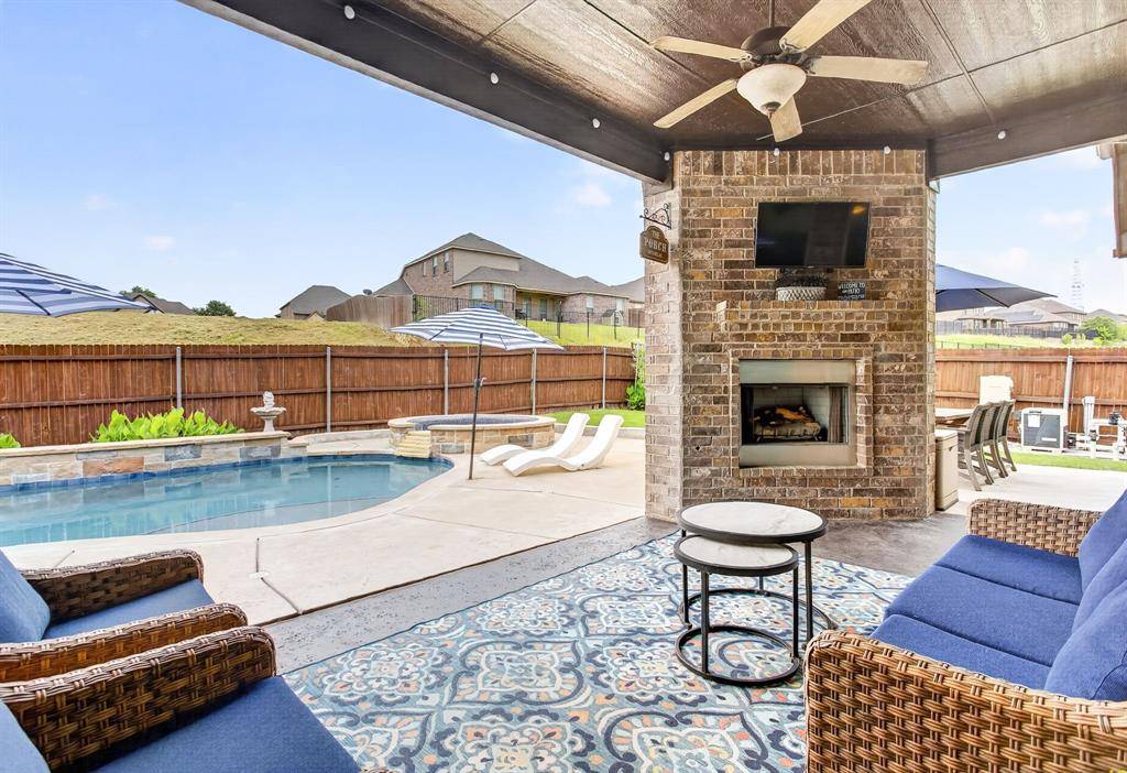1213 Teton Drive, Burleson, TX 76028