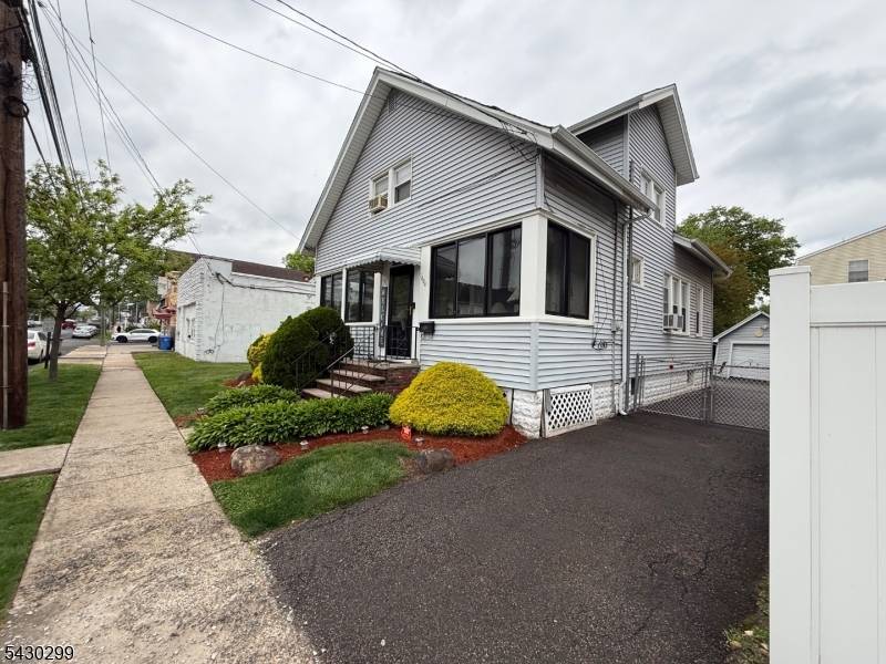 1404 Roselle St, Linden City, NJ 07036