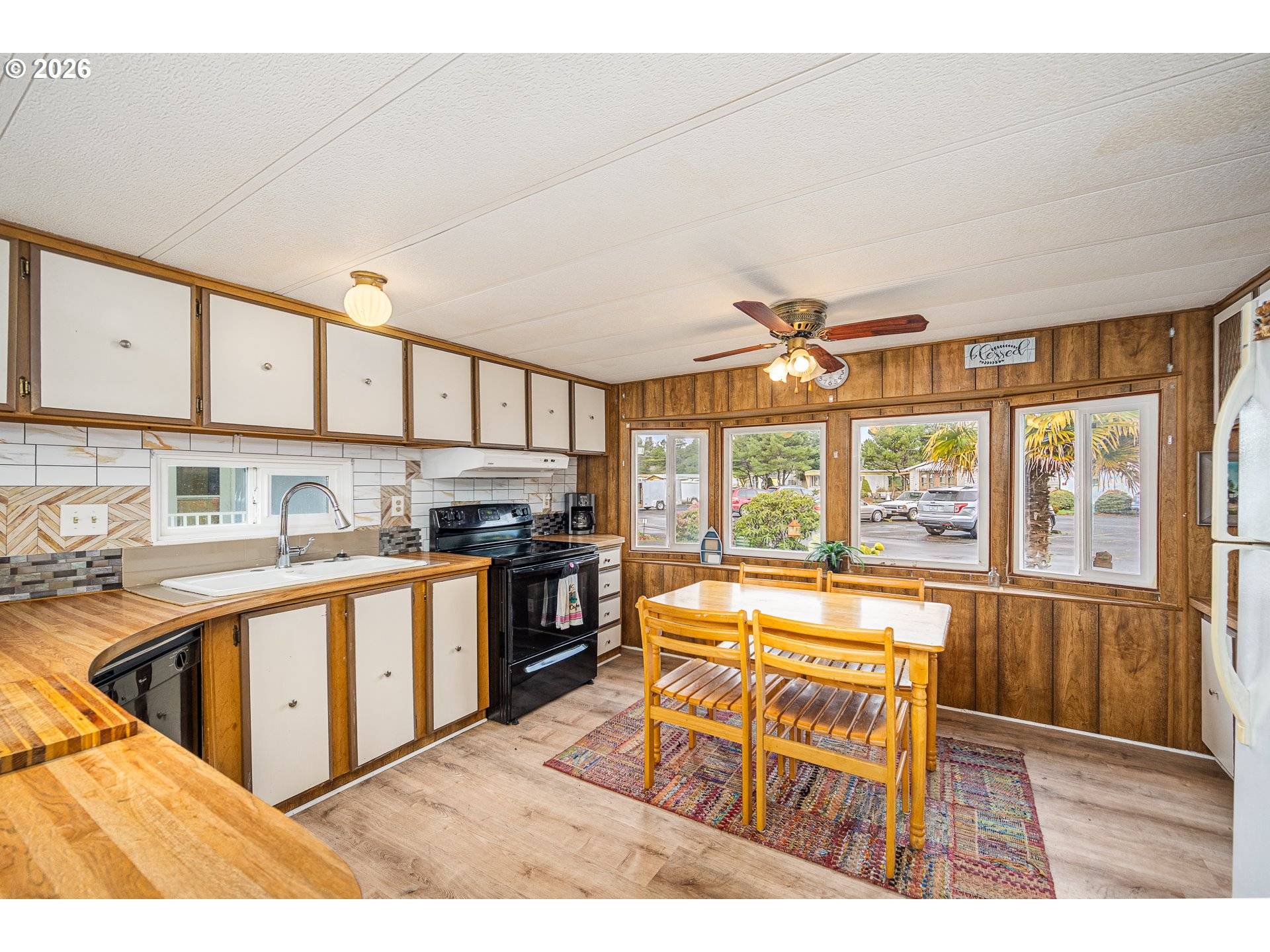 3760 HIGHWAY 101 #16, Florence, OR 97439