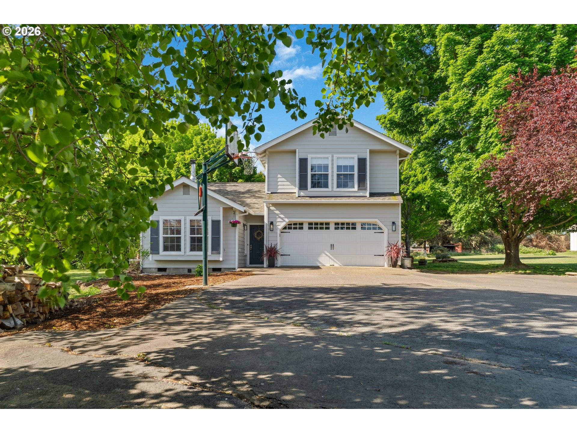 1051 CANNON DR, Hood River, OR 97031