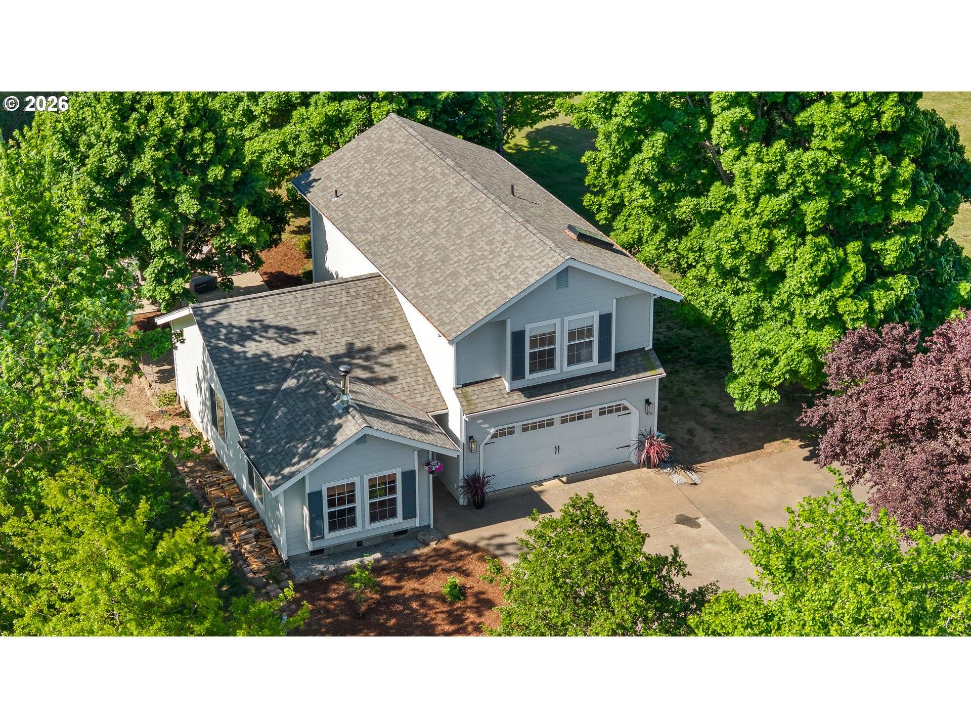 1051 CANNON DR, Hood River, OR 97031