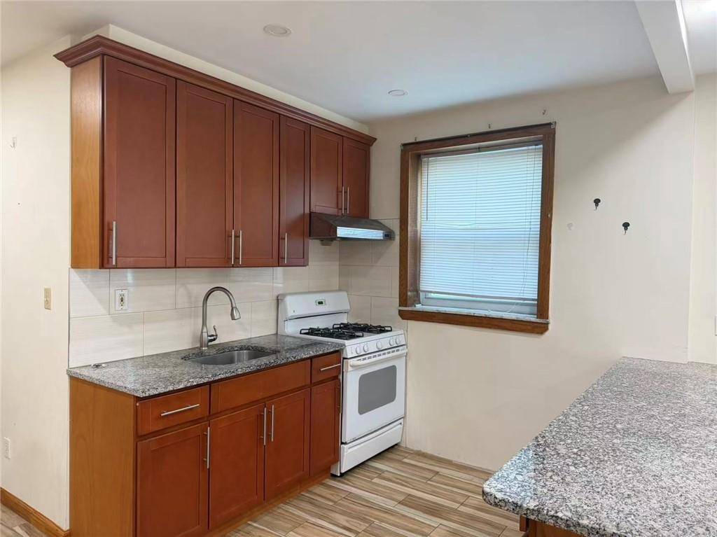 8682 15th AVE, Brooklyn, NY 11228