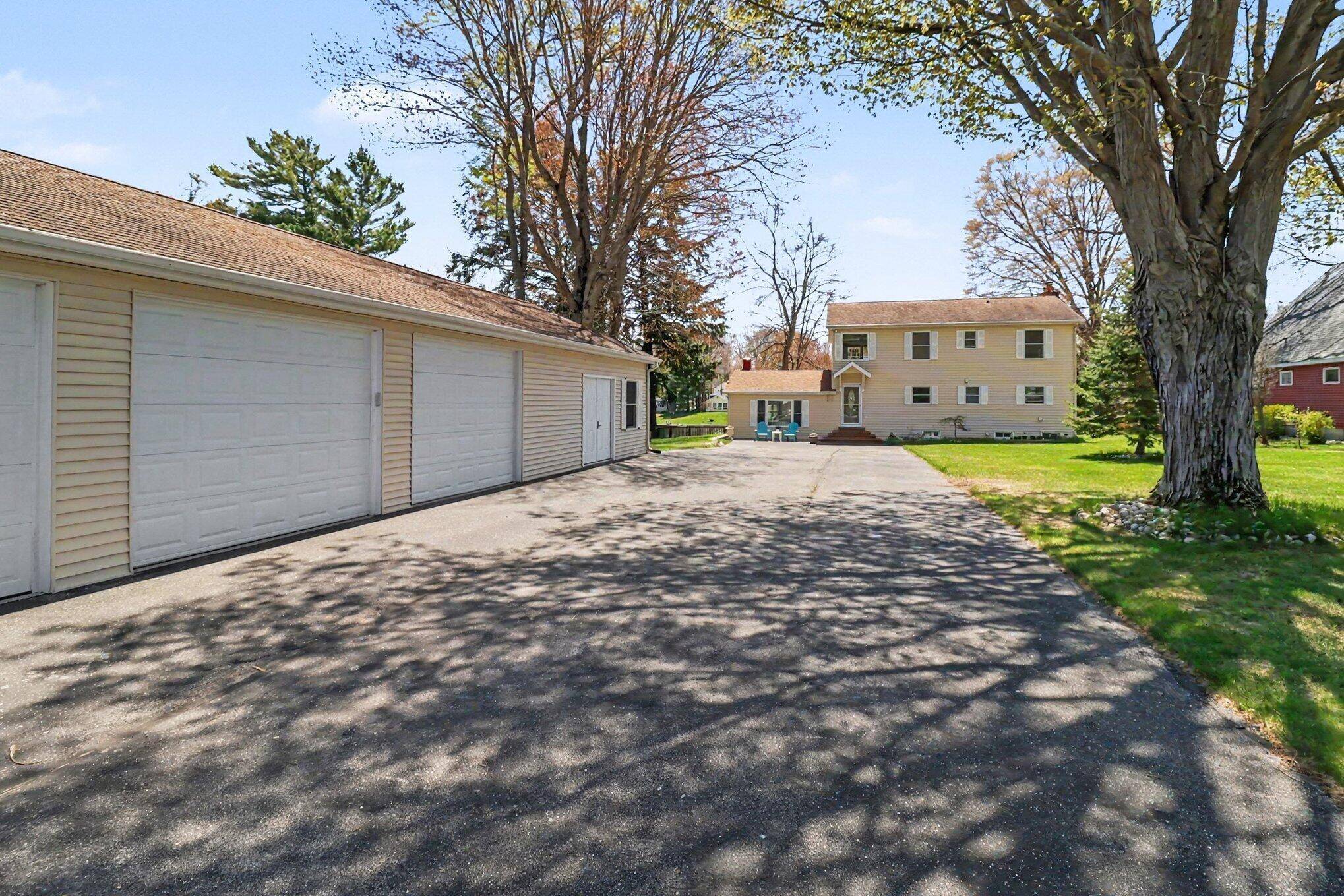 6875 W Illinois ST, Hamlin Twp, MI 49431