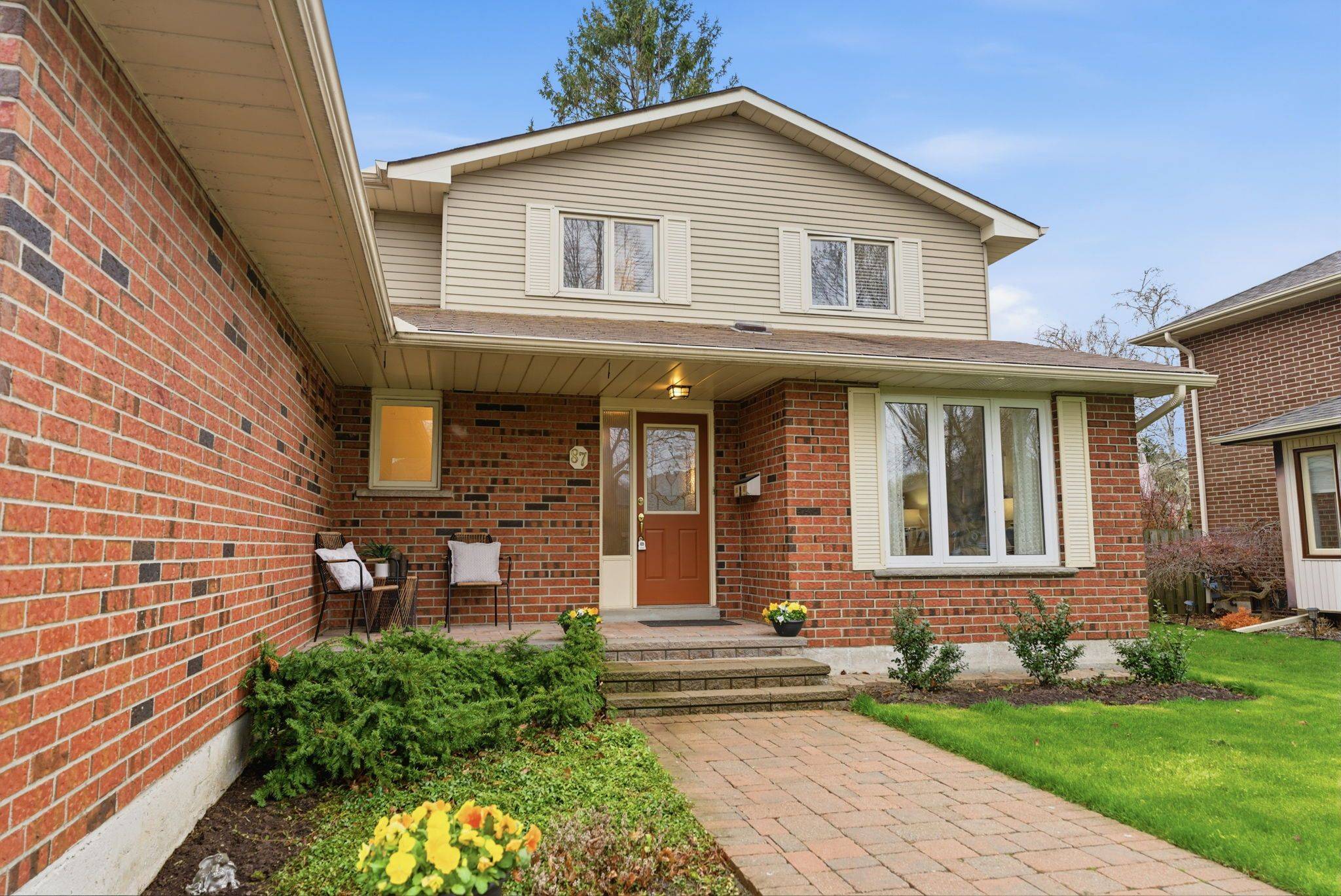 87 Anstead CRES, Ajax, ON L1S 3X4