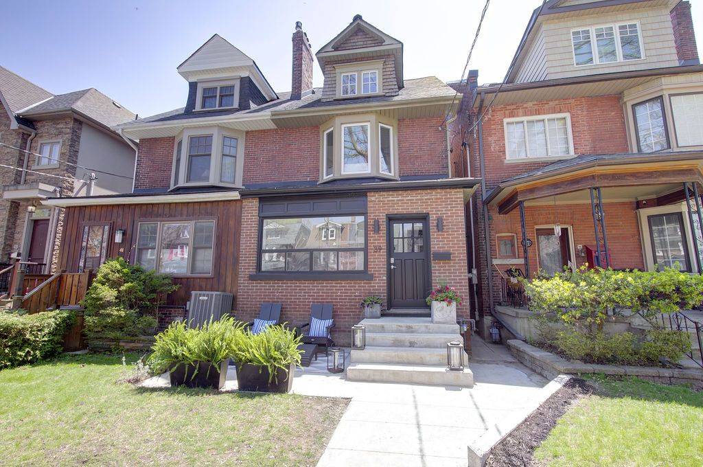 39 Dixon AVE, Toronto E02, ON M4L 1N4