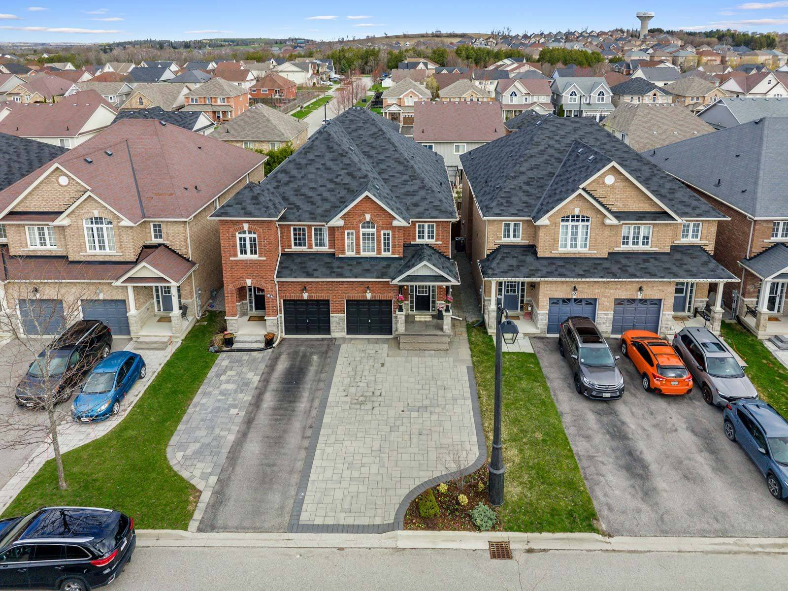 62 Donald Stewart CRES, East Gwillimbury, ON L0G 1M0
