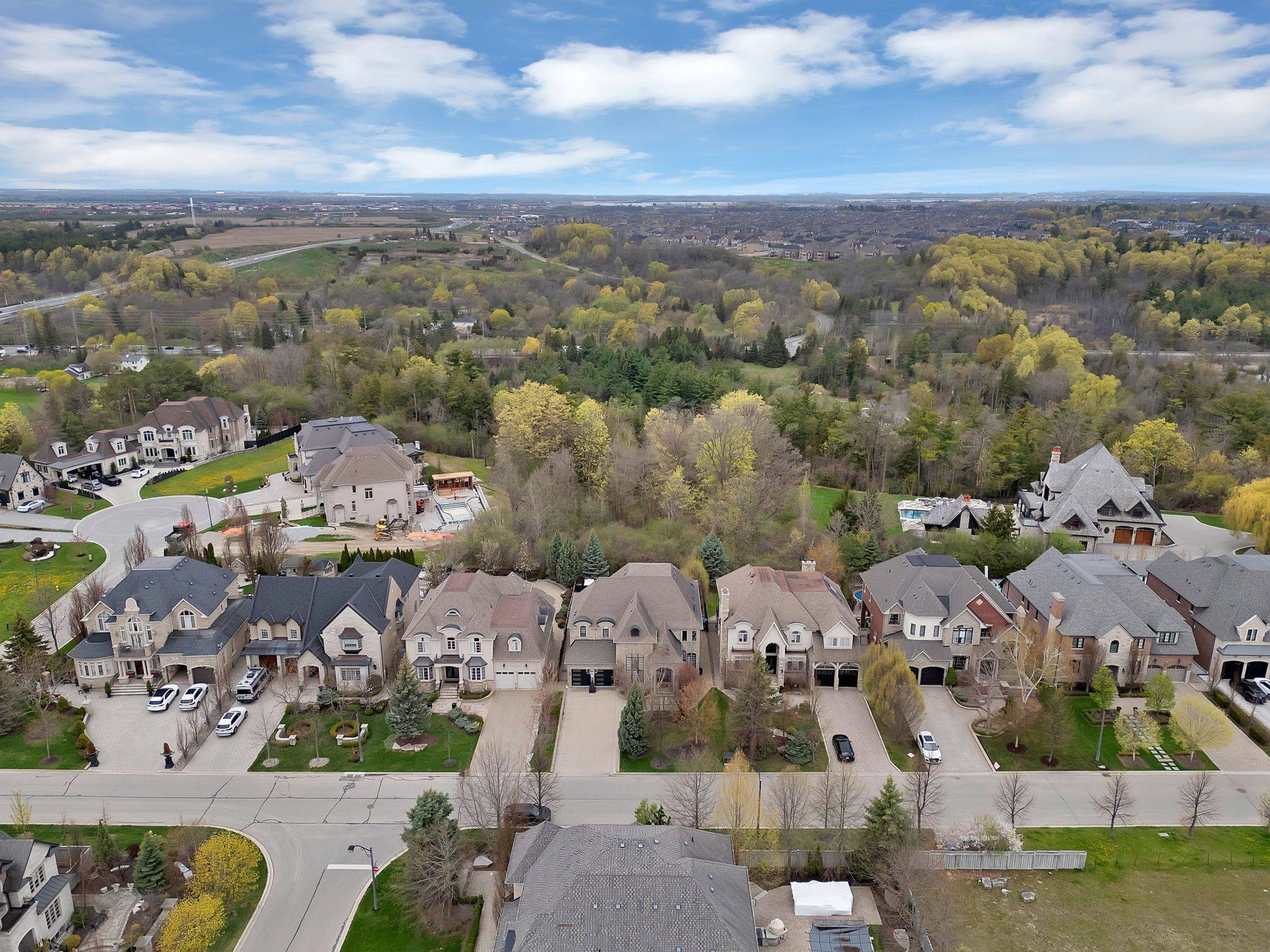 62 Autumn Grove CT, Vaughan, ON L0J 1C0