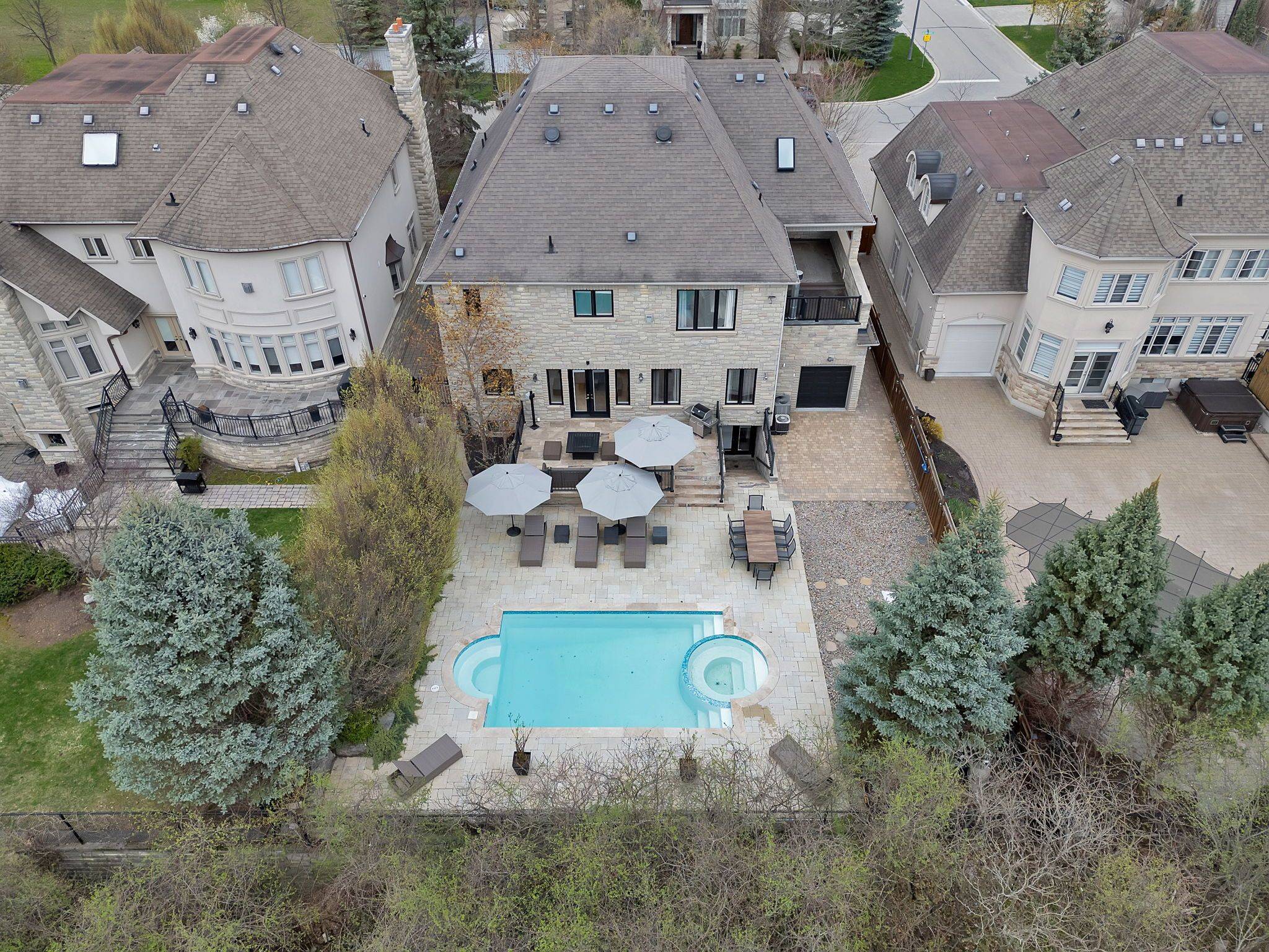 62 Autumn Grove CT, Vaughan, ON L0J 1C0
