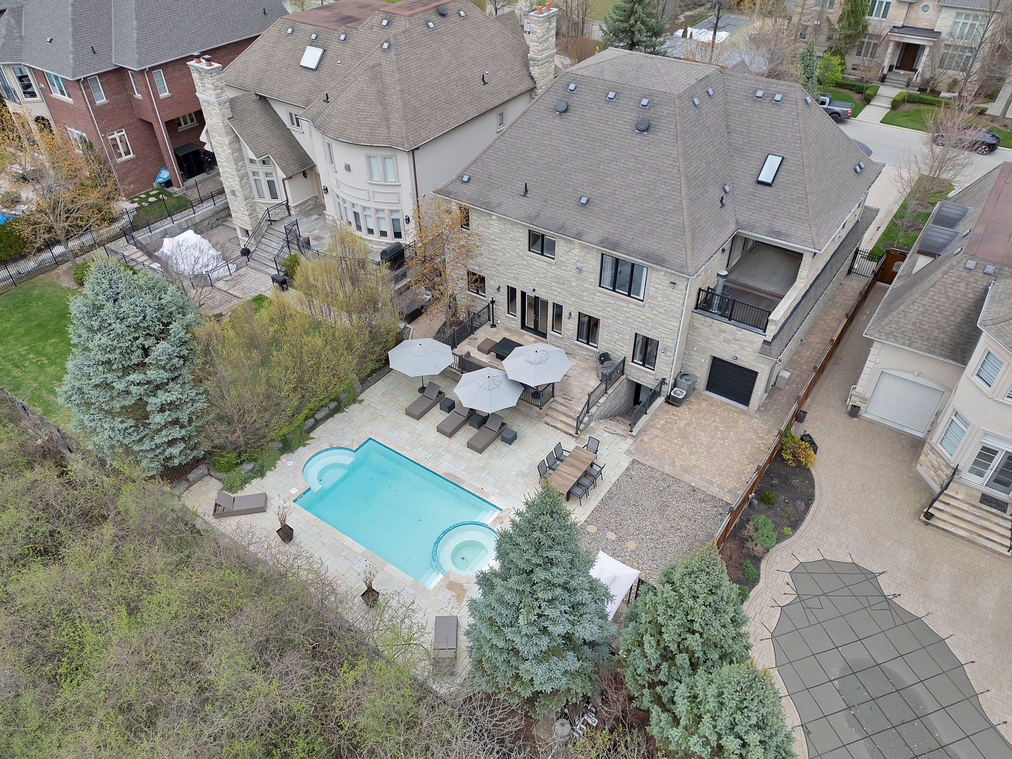 62 Autumn Grove CT, Vaughan, ON L0J 1C0