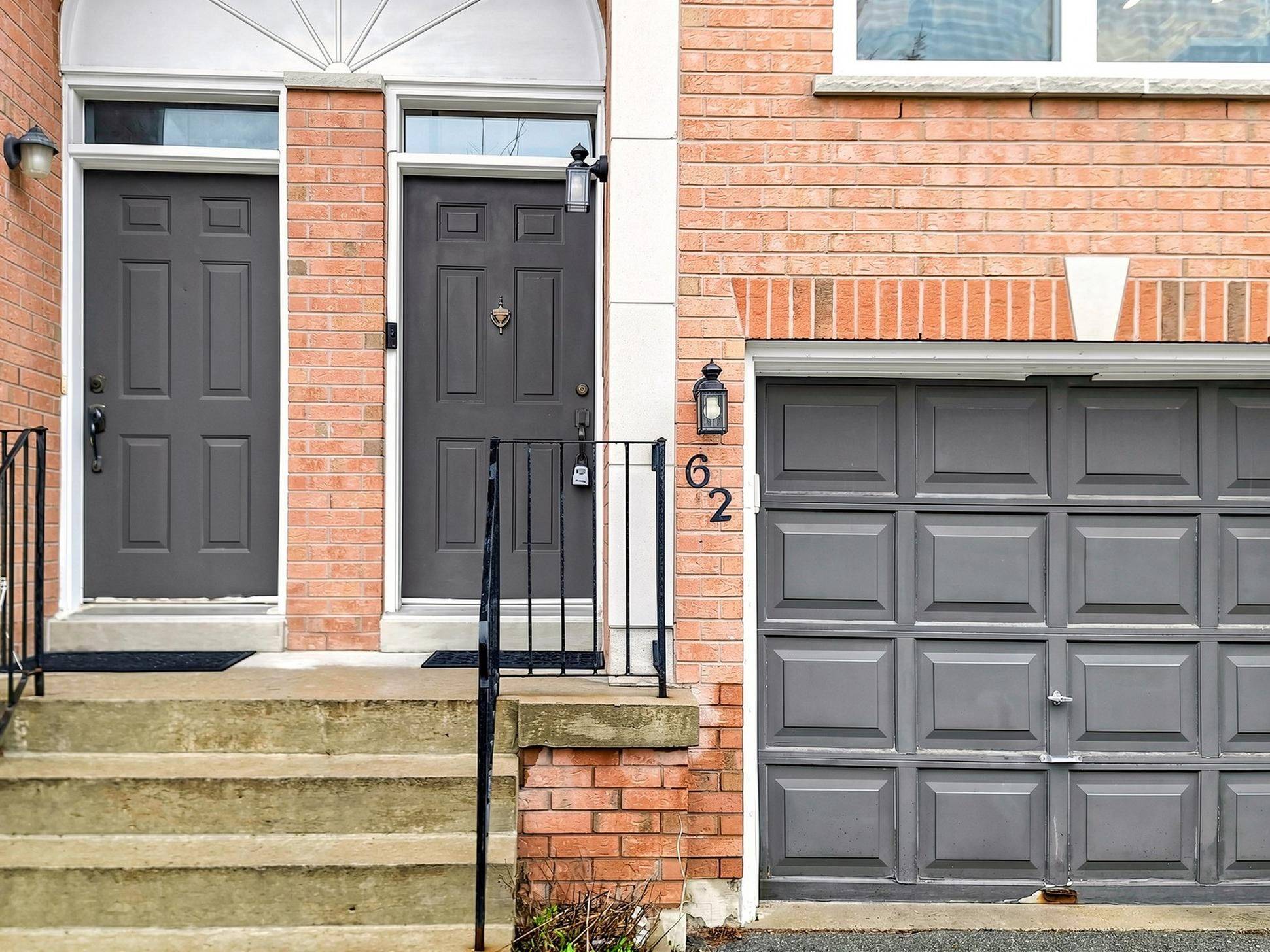 62 Wyatt LN, Aurora, ON L4G 7E4
