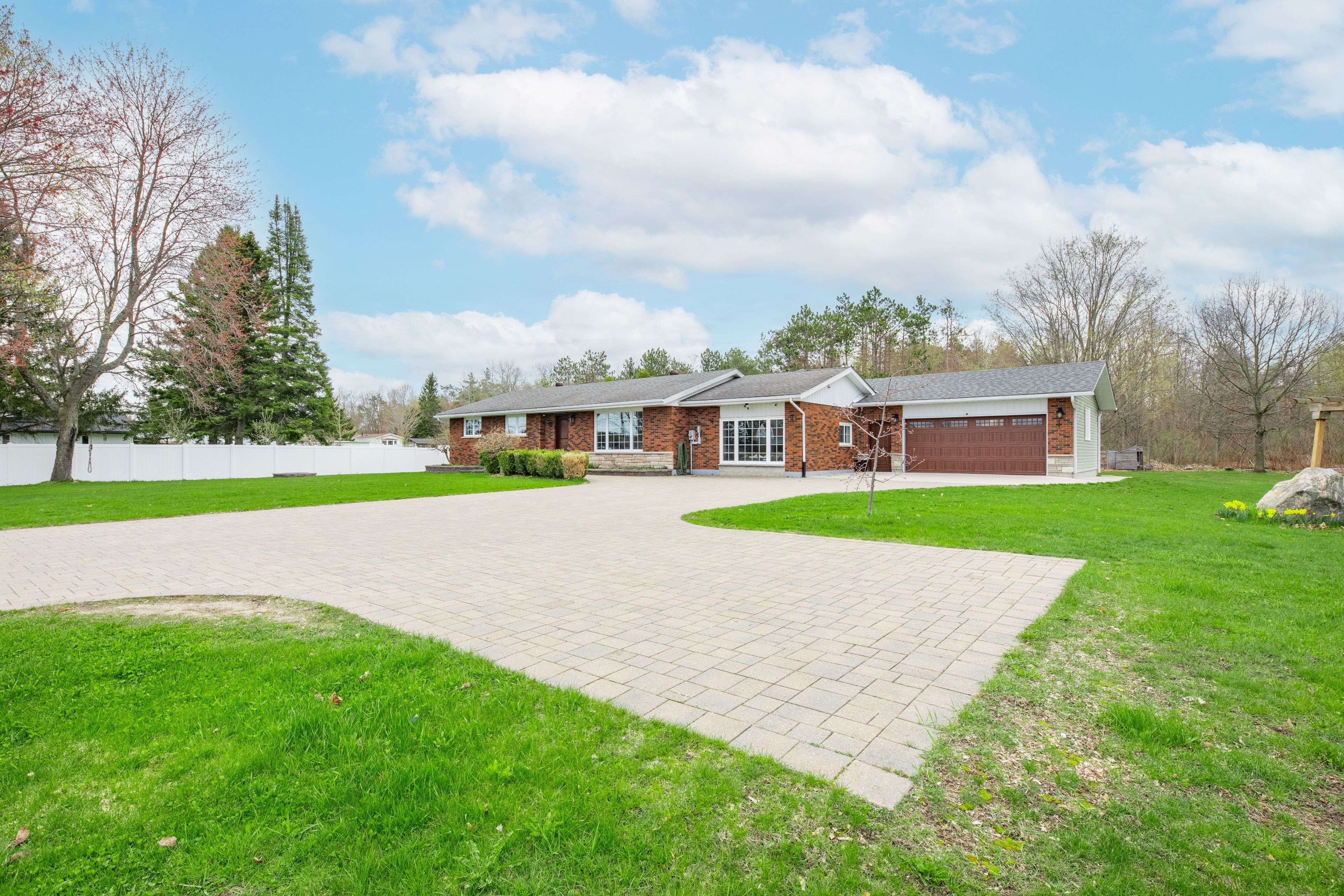 111 Balm Beach RD E, Tiny, ON L0L 2J0