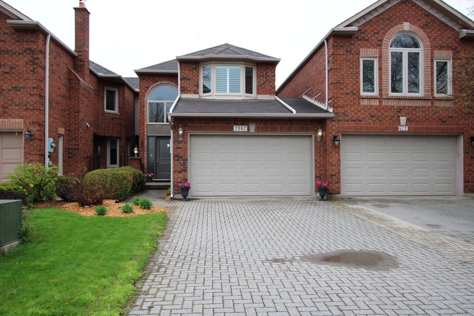 2062 Brays LN, Oakville, ON L6M 2S7