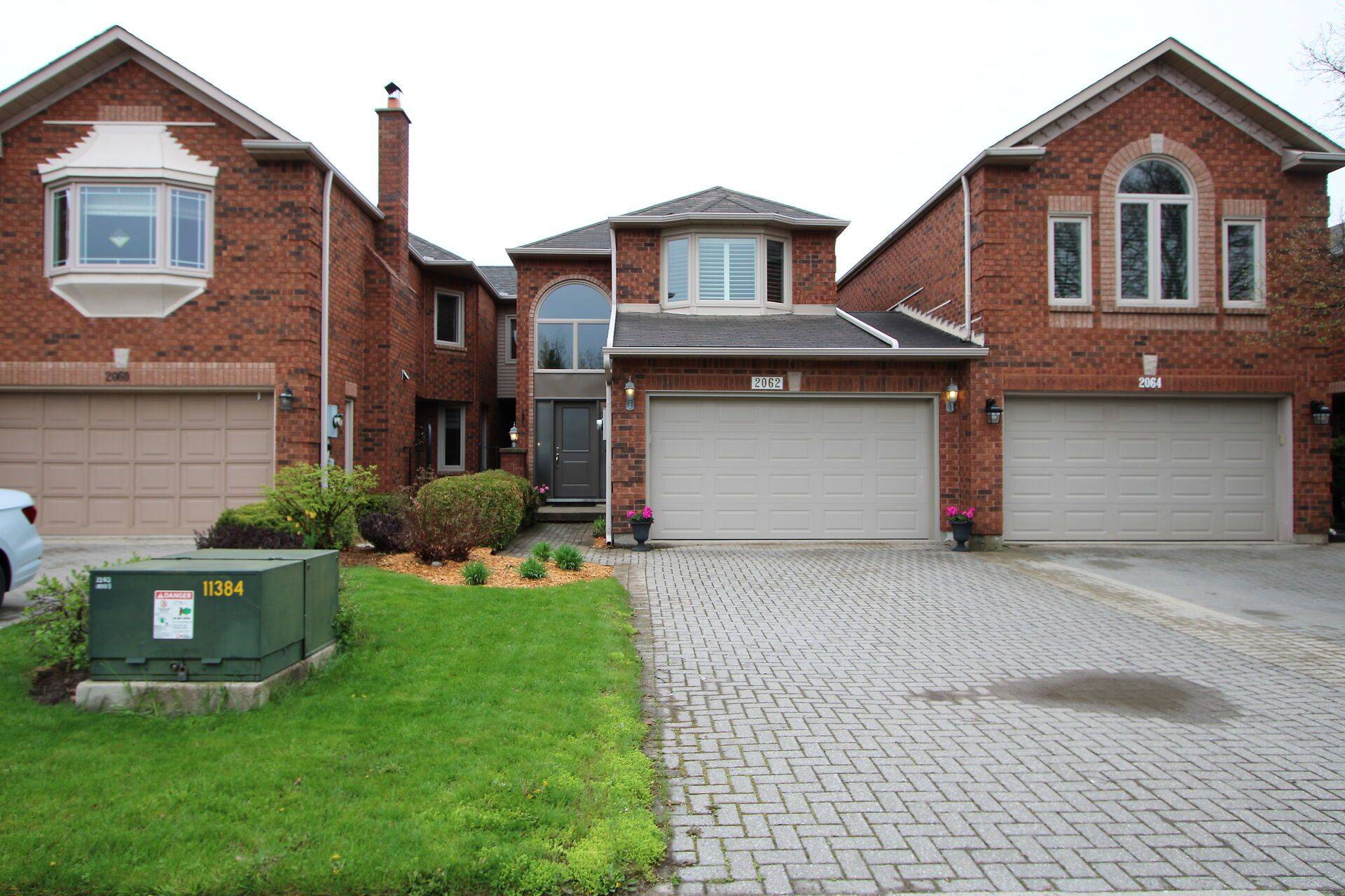 2062 Brays LN, Oakville, ON L6M 2S7