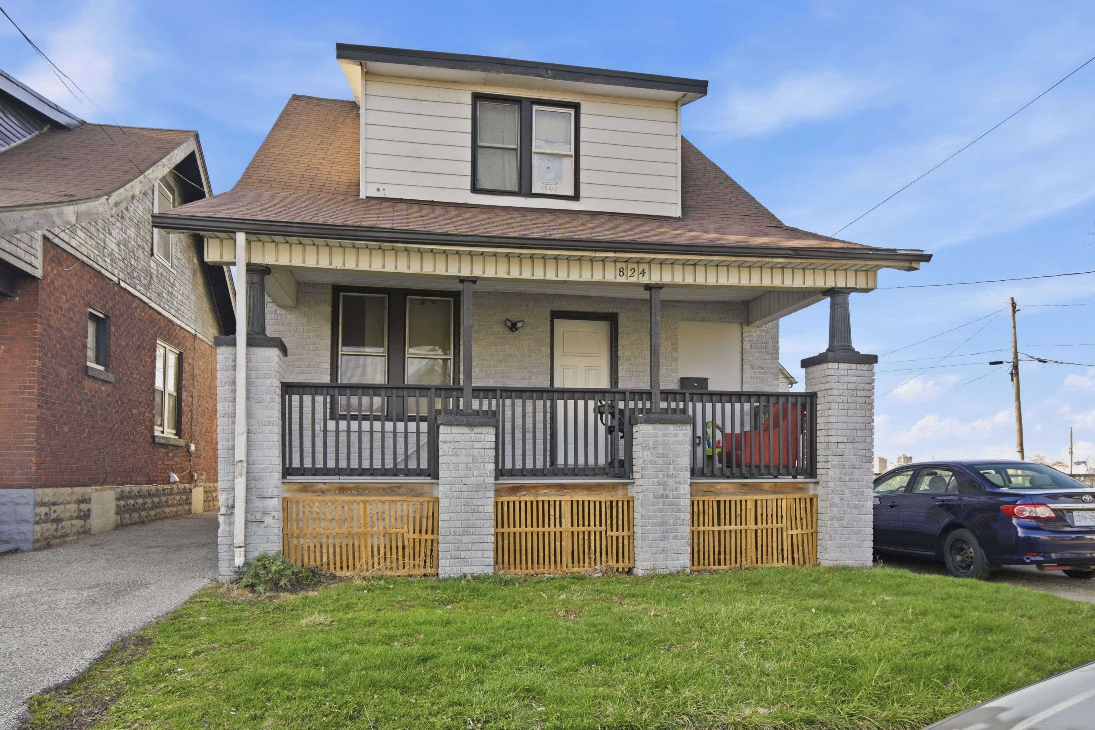 819-829 RIVERSIDE DR E, Windsor, ON N9A 2T4