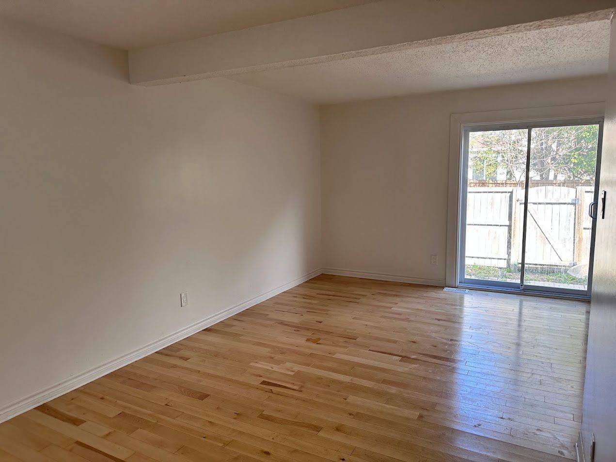 1460 Foxwell ST #25, Cyrville - Carson Grove - Pineview, ON K1B 5J4