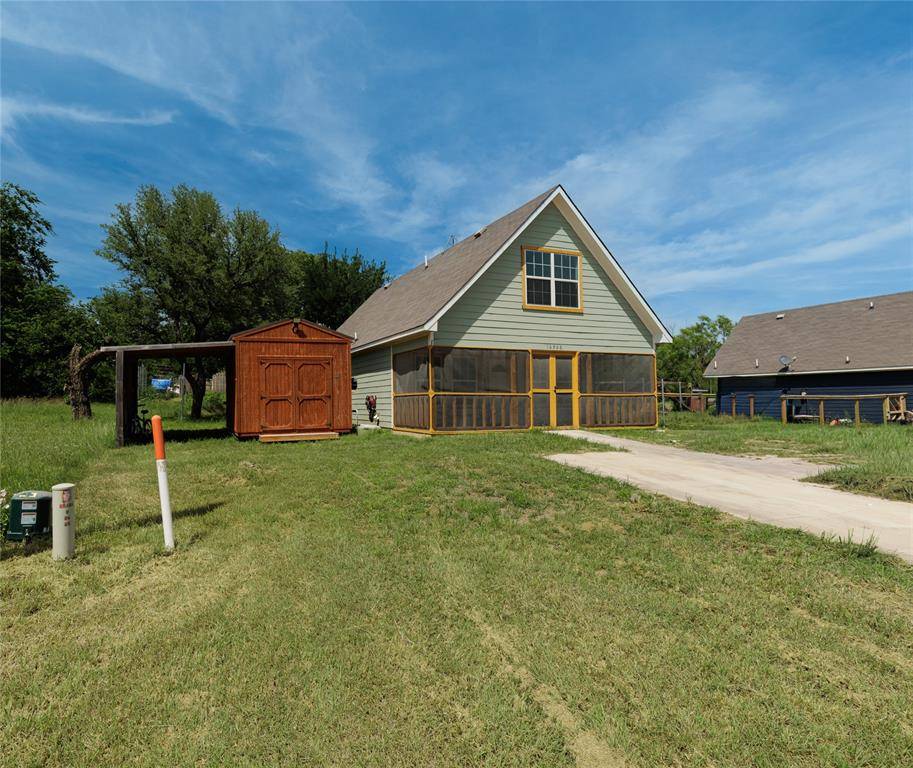 10906 Shady Oaks Drive, Runaway Bay, TX 76426