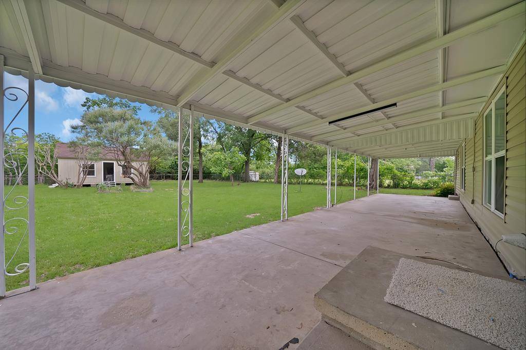 109 Brookhollow Drive, Terrell, TX 75160