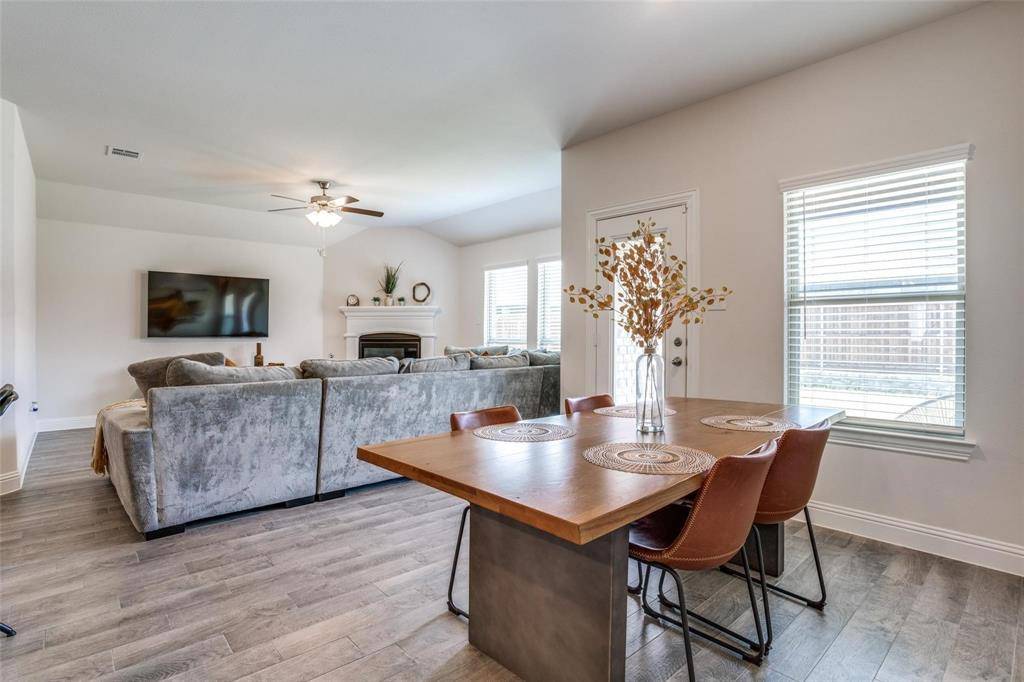 10716 Klondike Lane, Aubrey, TX 76227