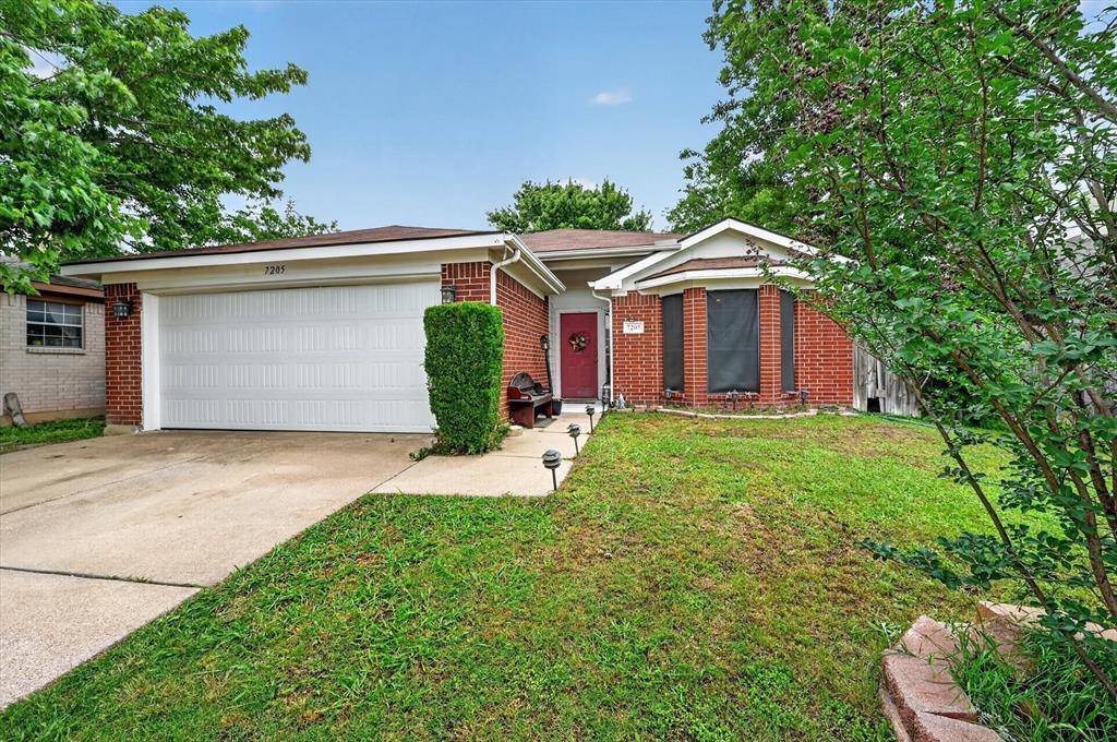 7205 Ashbourne Way, Fort Worth, TX 76133