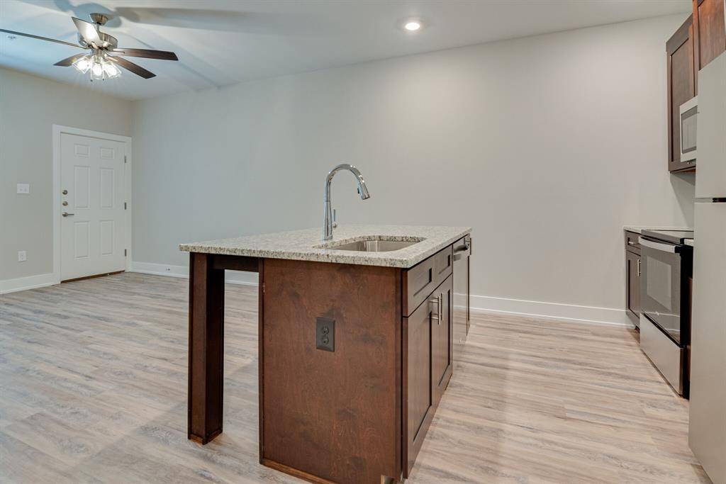 115 W Jones #205, Krum, TX 76249