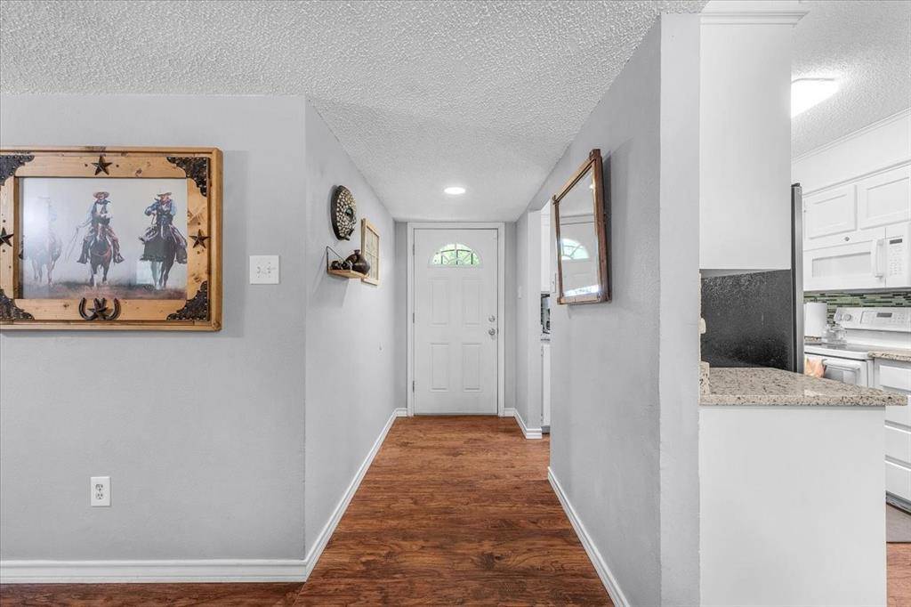 105 Rhoades Street, Azle, TX 76020