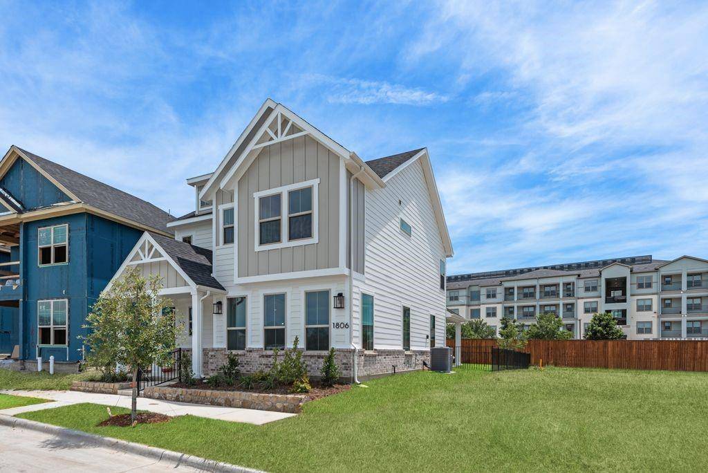 1806 Waterwalk Drive, Rowlett, TX 75088