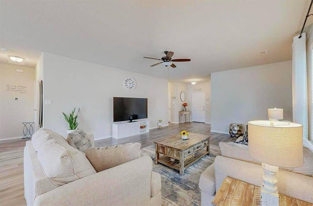1637 Hinckley Avenue, Providence Village, TX 76227