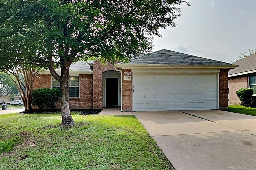 11824 Ponderosa Pine Drive, Fort Worth, TX 76244