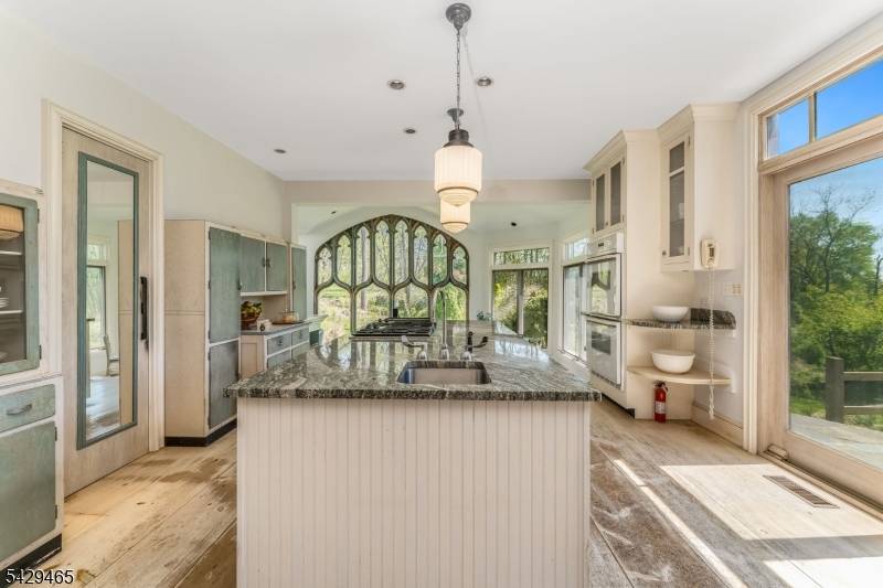 130 Shire Rd, Holland Twp., NJ 08848