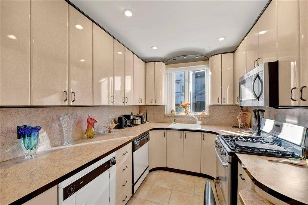138 Bay 11th ST, Brooklyn, NY 11228