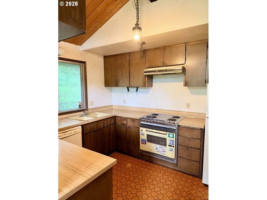 32424 CAMAS SWALE RD, Creswell, OR 97426