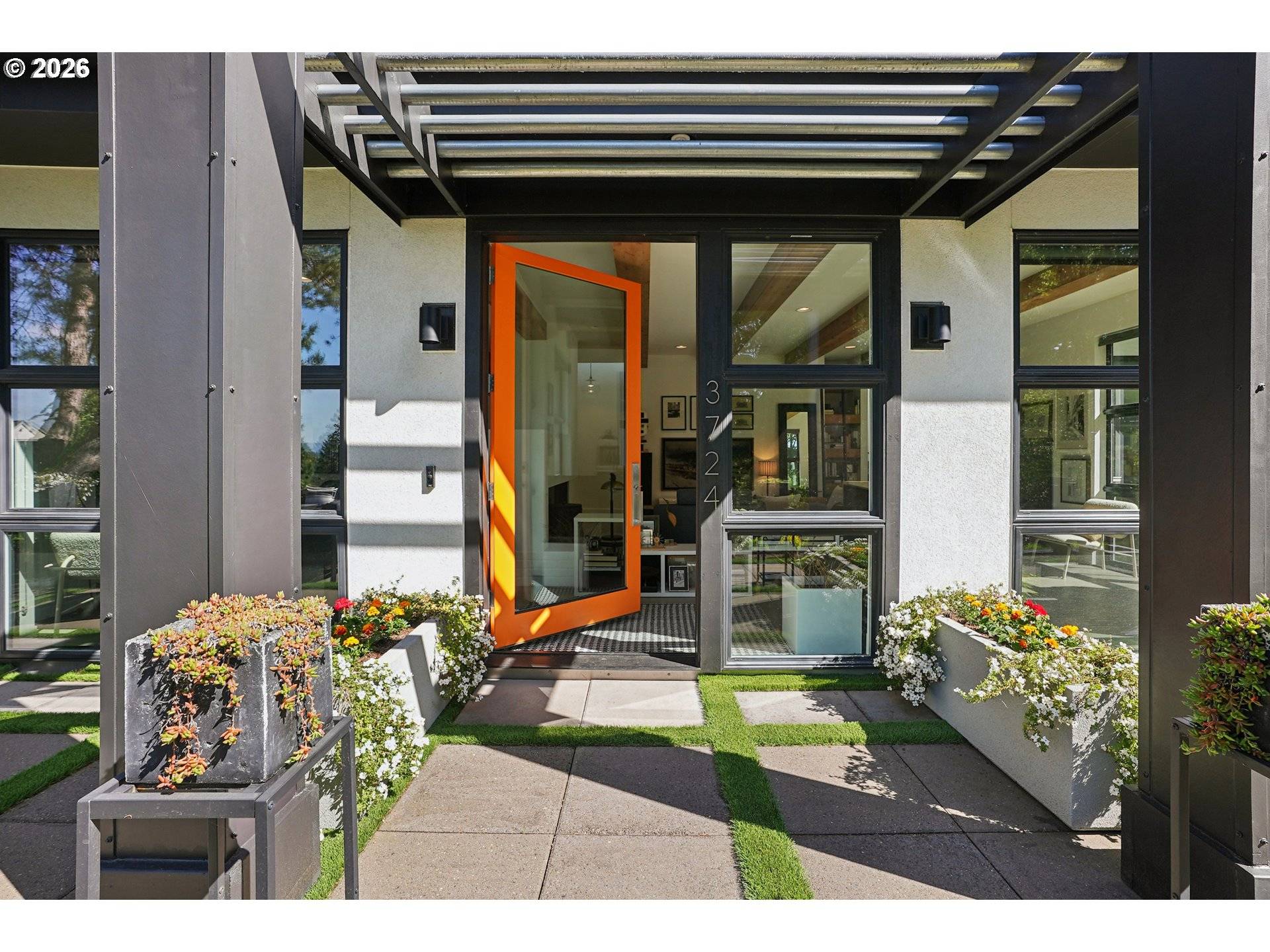 3724 SW SHATTUCK RD, Portland, OR 97221