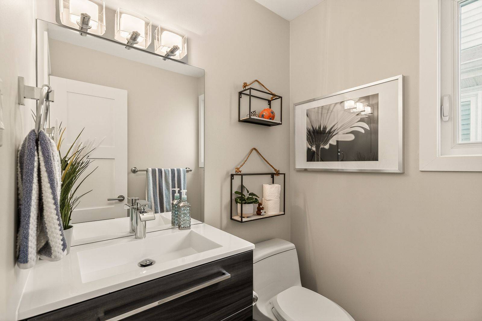 1298 Famlit CT, Beacon Hill North - South And Area, ON K1J 9A1
