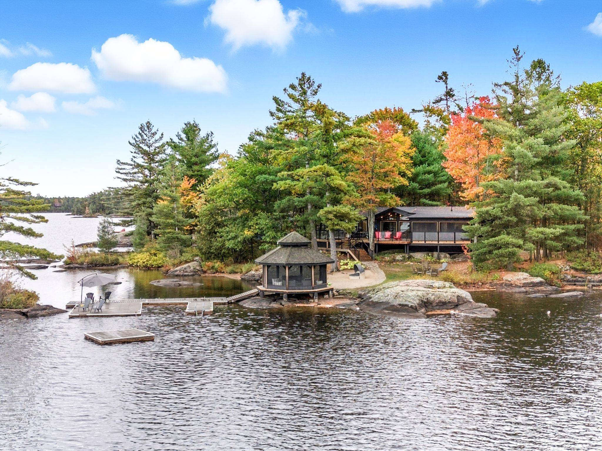 1069 White Eagle RD, Gravenhurst, ON P0E 1G0