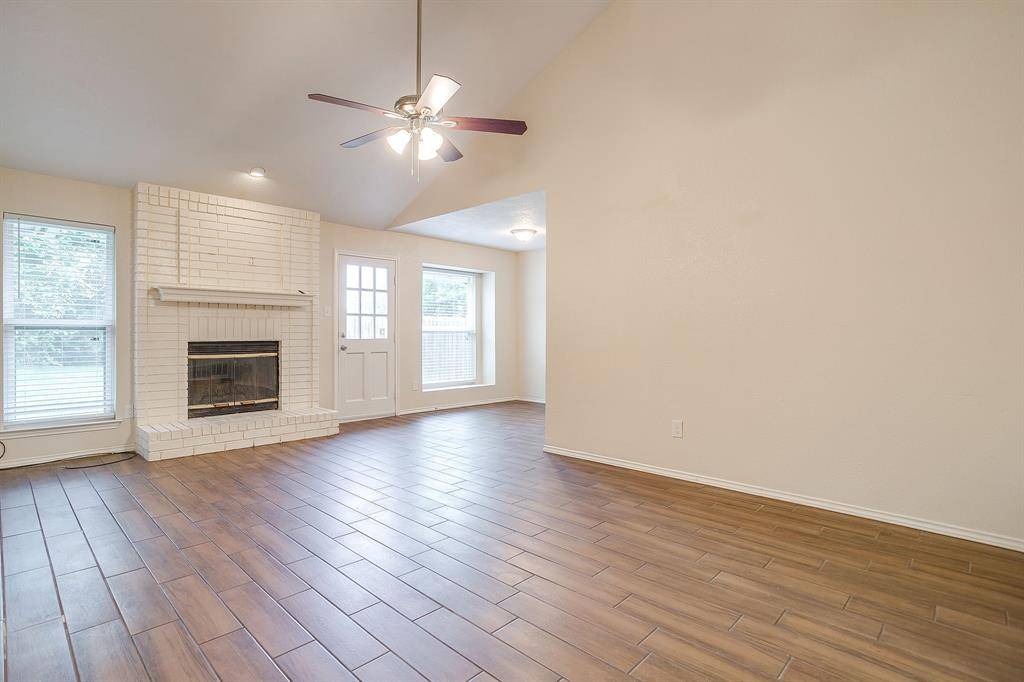 7501 Little Rock Lane, Fort Worth, TX 76120